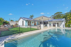 Treetop Retreat - family home with pool and spa